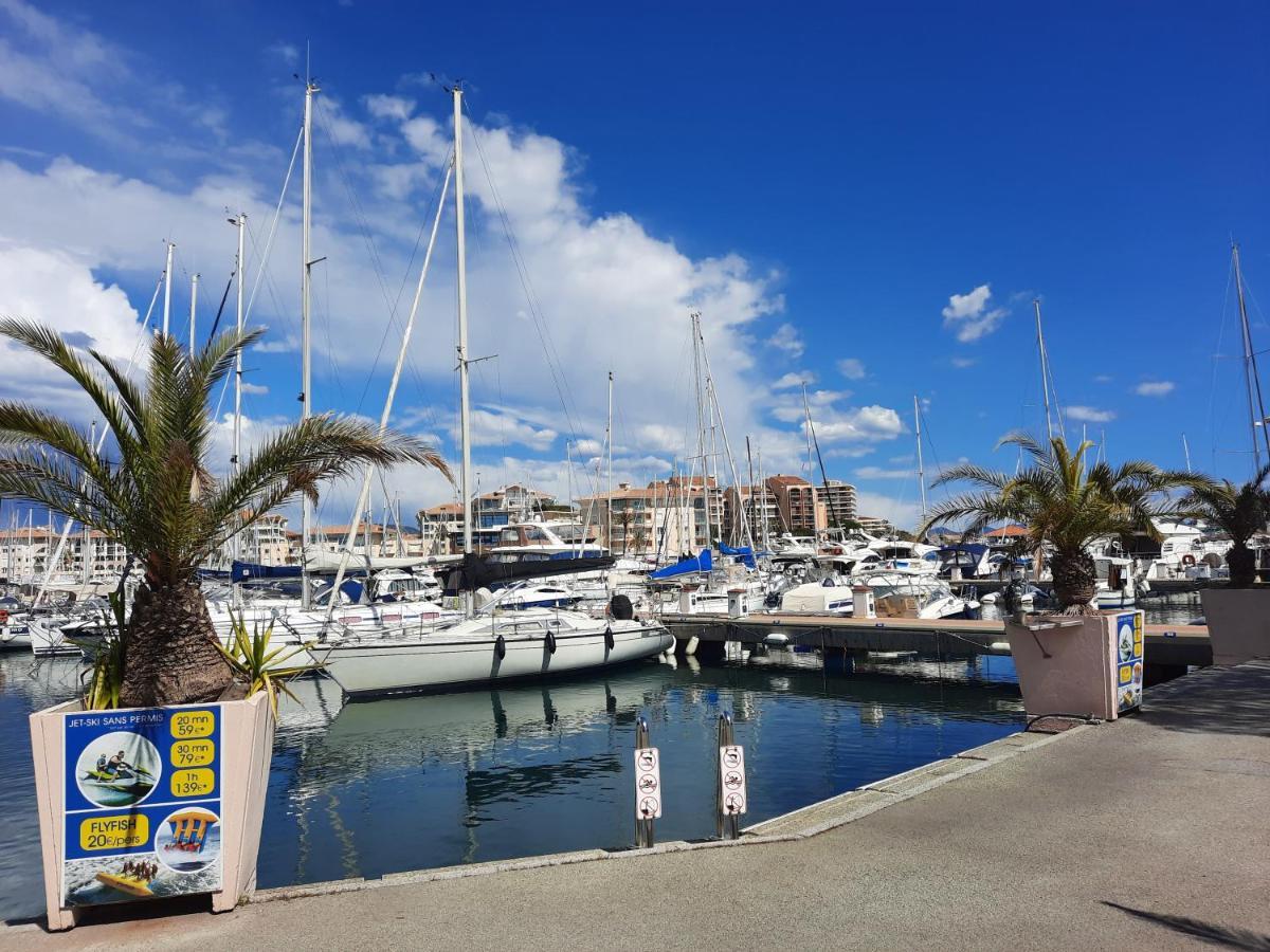 Coeur Marina Climatise Terrasse Parking Apartment Frejus Exterior photo